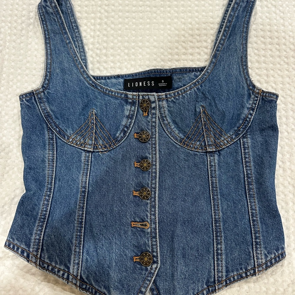 Lioness Denim Blue Apparel